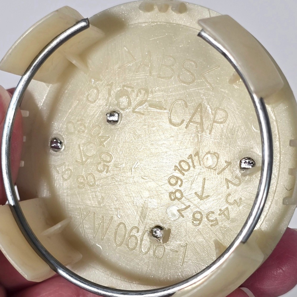 Lexus Wheel Center Caps Set of 4 Silver 2.5 Inch 5152-CAP XW0606-1 - Picture 3 of 4